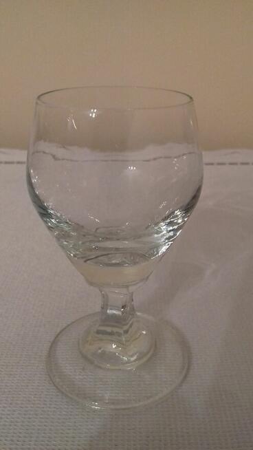 Kieliszki na nóżkach – zestaw 5 szt., do sprzedania