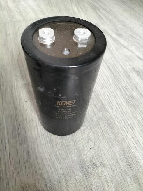 Kondensatory do falownika 4700uF 450V testowane pojemności