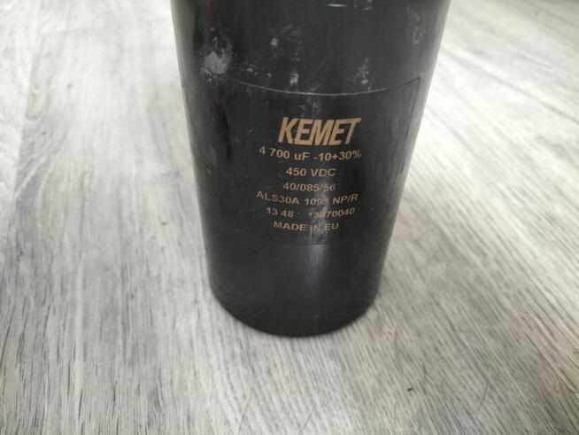 Kondensatory do falownika 4700uF 450V testowane pojemności