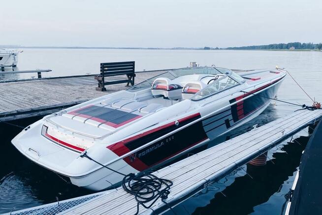 Łódź motorowa Formula 320 sportowa 840KM