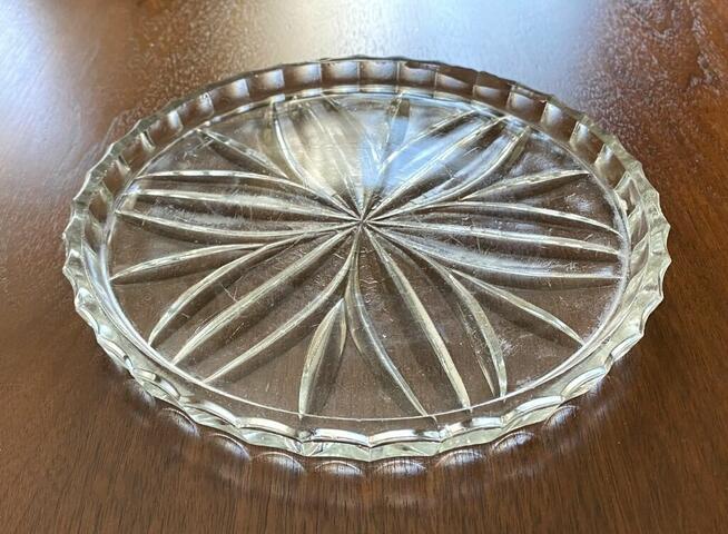 Szklana taca Ząbkowice z okresu PRL-u