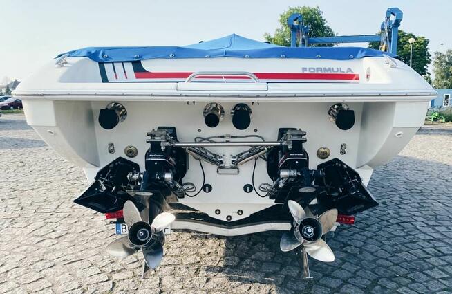 Łódź motorowa Formula 320 sportowa 840KM