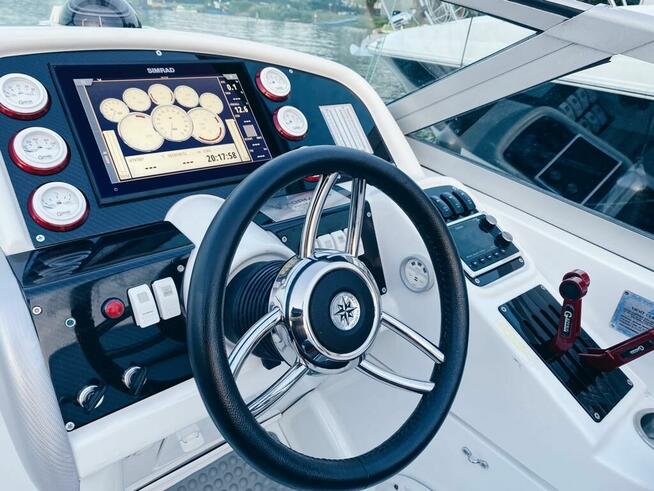 Łódź motorowa Formula 320 sportowa 840KM