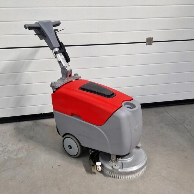 HAKO B12 Kompaktowy automat szorująco zbierający - używany