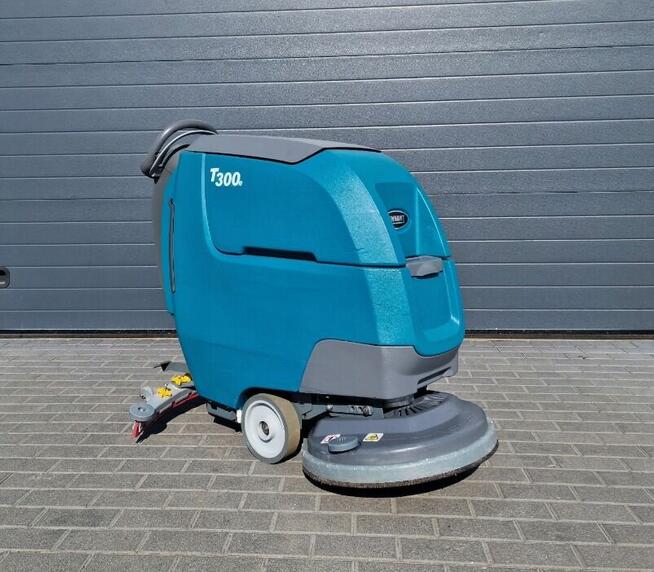 TENNANT Szorowarka T 300 szorowarka używana
