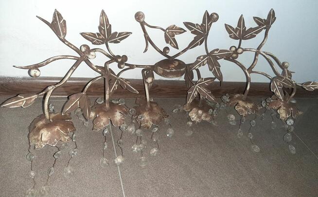 Dekoracja kinkiet metalowy z ozdobnymi szkiełkami