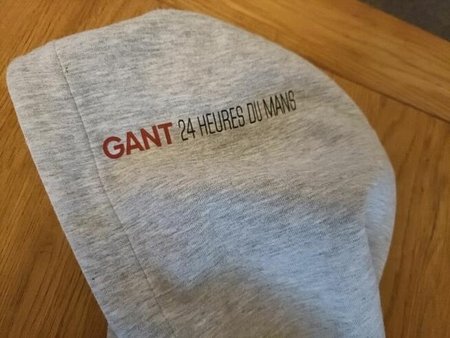 Piękna damska bluza GANT Le Mans z kapturem i zamkiem błyska