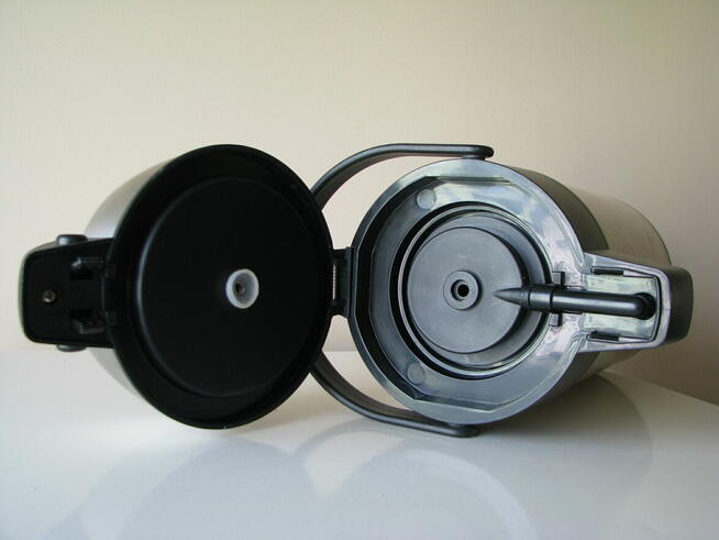 Stalowy termos z pompką 3 l