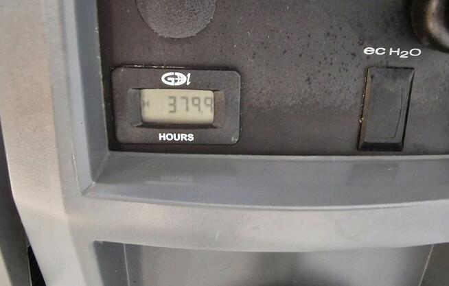 TENNANT Szorowarka T 300 szorowarka używana