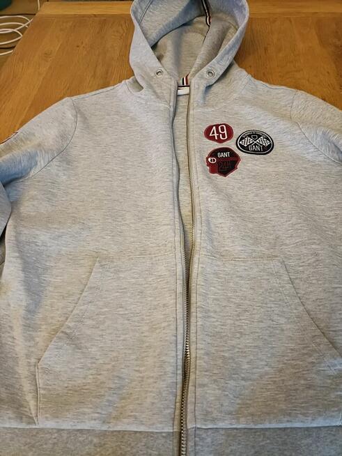 Piękna damska bluza GANT Le Mans z kapturem i zamkiem błyska