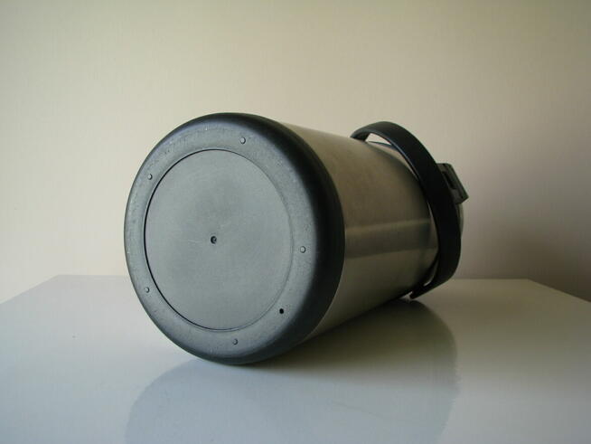 Stalowy termos z pompką 3 l