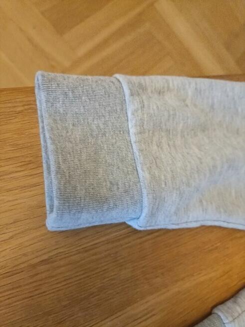 Piękna damska bluza GANT Le Mans z kapturem i zamkiem błyska