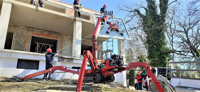 Żuraw dekarski na gąsienicy BEFARD zasięg 13m mini dźwig hds