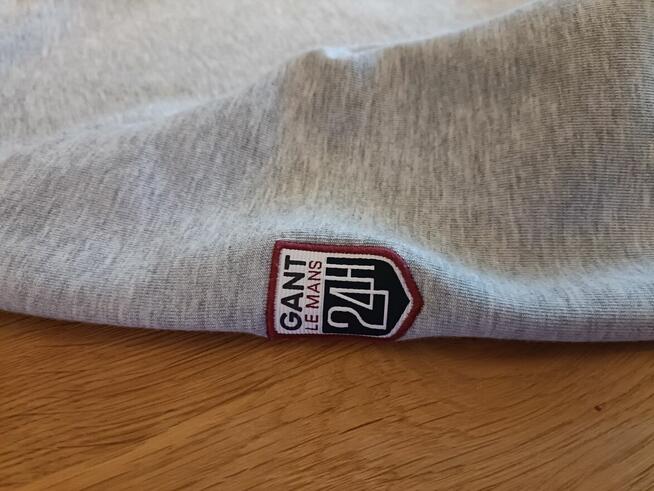 Piękna damska bluza GANT Le Mans z kapturem i zamkiem błyska