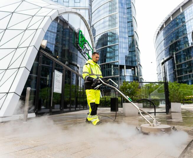 Mycie dachów elewacji kostki brukowej przeszkleń