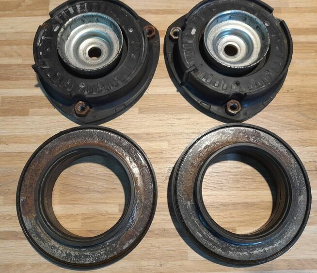 Poduszki amortyzatorów przód z łożyskami do Passat B8