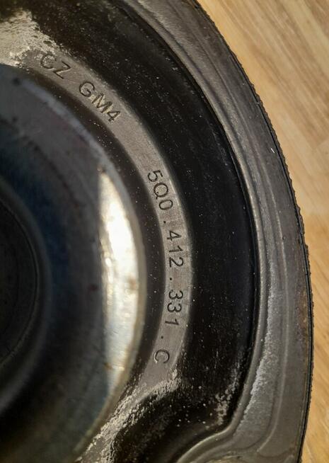 Poduszki amortyzatorów przód z łożyskami do Passat B8