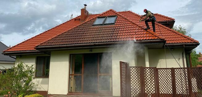 Mycie dachów elewacji kostki brukowej przeszkleń
