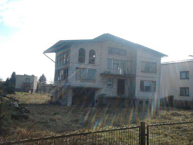 Sprzedam dom w stanie surowym wraz z działka budowlaną