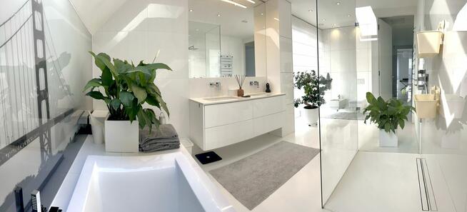 Modern house with jacuzzi