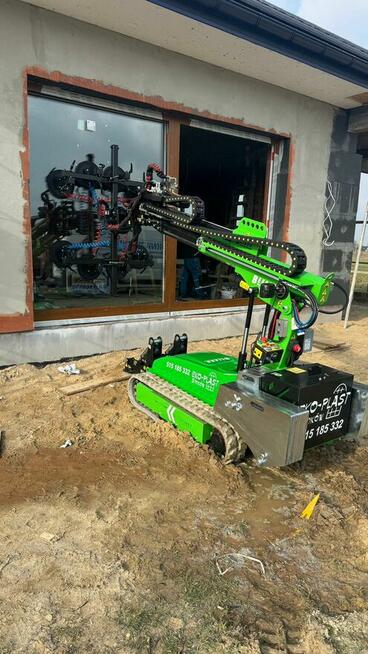 Manipulator robot podnośnikowy montażowy na gąsienicy XGR800