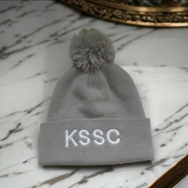 Czapka damska zimowa z pomponem