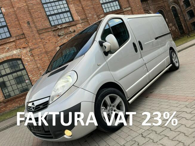 Opel Vivaro 2.5CDTi Klimatyzacja Navi Kamera Cofania 2xDrzwi Long Alu!