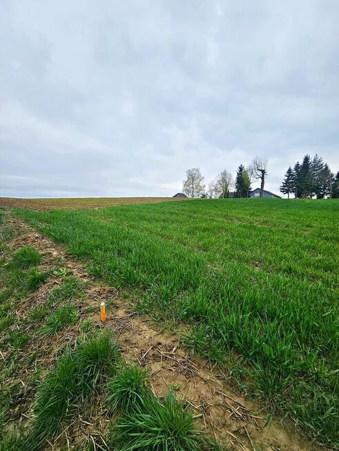 Działka na wzgórzu z niepowtarzalnymi widokami