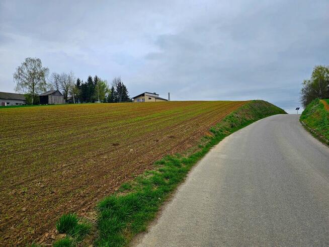 Działka na wzgórzu z niepowtarzalnymi widokami
