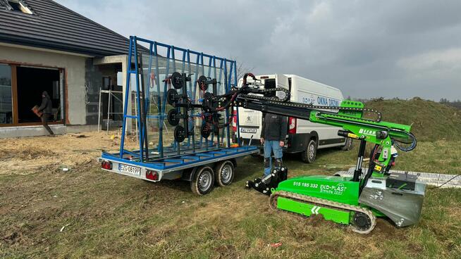 Manipulator robot podnośnikowy montażowy na gąsienicy XGR800