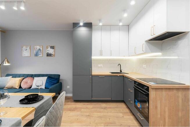 Zamienię własnościowe 4 pokoje po remoncie - METRO