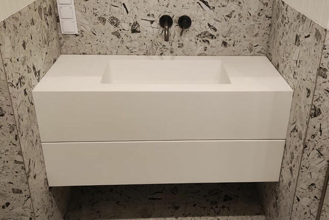 Szafka kompozytowa (115x50x50cm) ze zintegrowaną umywalką