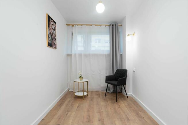 Zamienię własnościowe 4 pokoje po remoncie - METRO