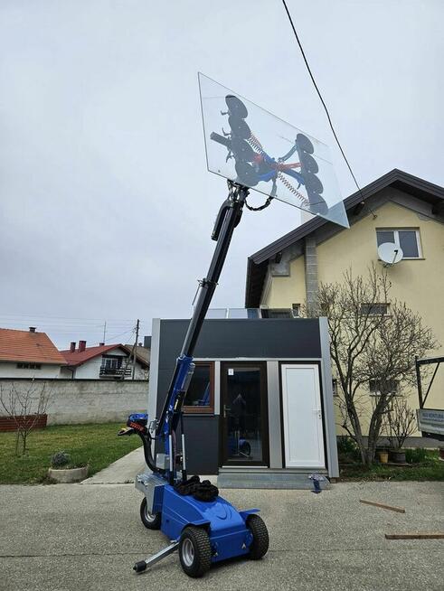 Robot montażowy BEEFARD do montażu szyb, okien XC820.3