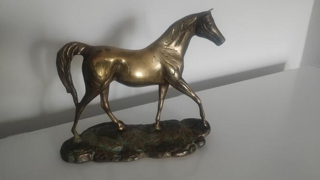 Konie z mosiądzu