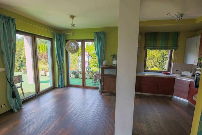 6p 230m ok. Poziomkowej GARAŻ/OGRÓD/2008 (Chrząstawa Mała)