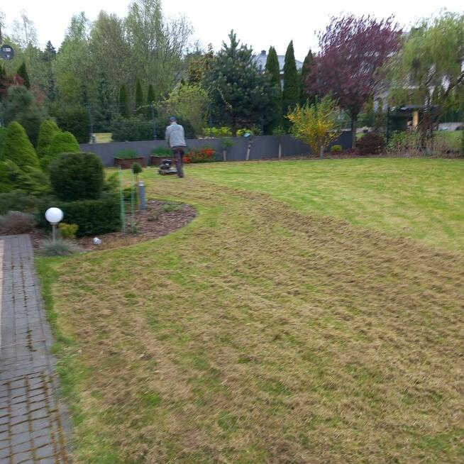 Aeracjia rurkowa otworowa, Piaskowanie topdresing trawnika