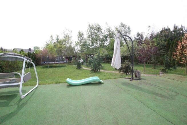 6p 230m ok. Poziomkowej GARAŻ/OGRÓD/2008 (Chrząstawa Mała)