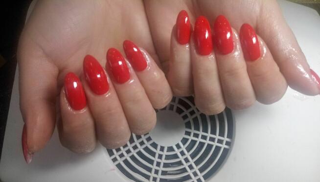 Stylistka paznokci /zagęszczanie i przedłużanie włosów