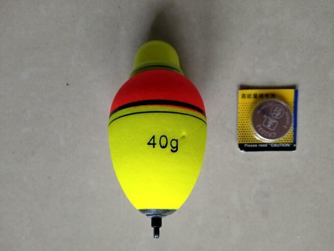 Przelotowy świecący spławik na suma