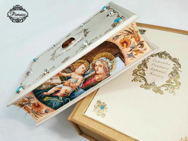 Prezenty na Pierwszą Komunię Świętą, biblie, albumy, książki