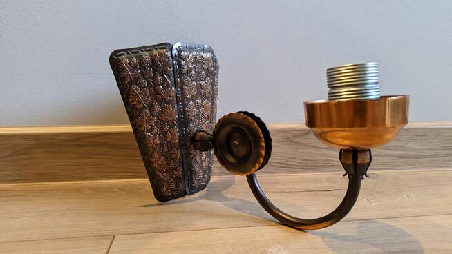 Kinkiet ręcznie robiony barwy miedzianej