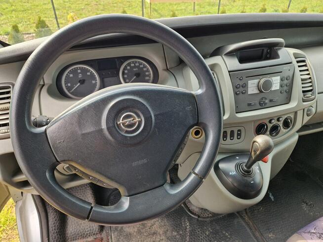 Opel VIVARO 3-fotele, 2,5 CDTI DLUGI AUTOMAT Klima