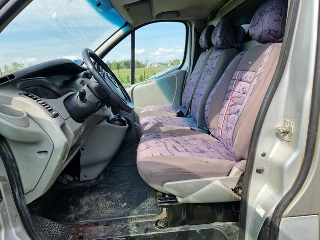 Opel VIVARO 3-fotele, 2,5 CDTI DLUGI AUTOMAT Klima