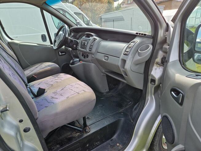 Opel VIVARO 3-fotele, 2,5 CDTI DLUGI AUTOMAT Klima