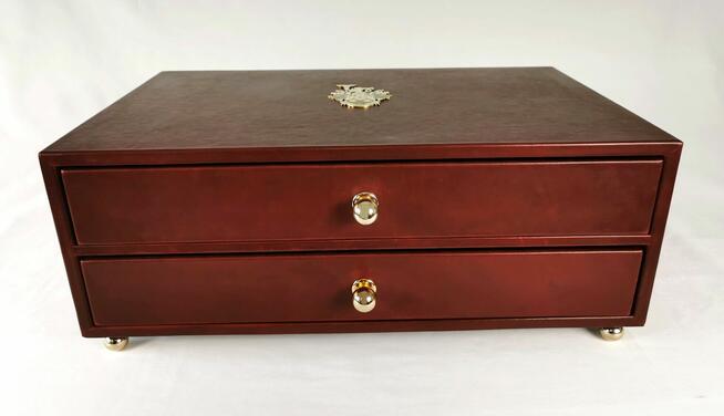 Tuby na dyplomy, etui ozdobne, pudełka, piórniki skórzane.