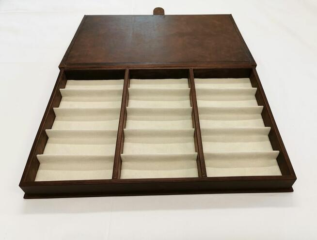 Tuby na dyplomy, etui ozdobne, pudełka, piórniki skórzane.