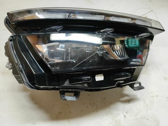 SKODA KAMIQ REFLEKTOR FULL LED 658941016D