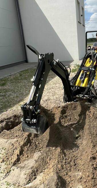 Miniładowarka Tur Poland dla ogrodnika Bobcat Avant