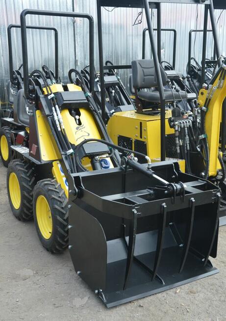 Miniładowarka Tur Poland dla ogrodnika Bobcat Avant